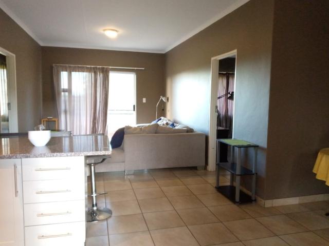 2 Bedroom Apartment To Let in Annlin Wes