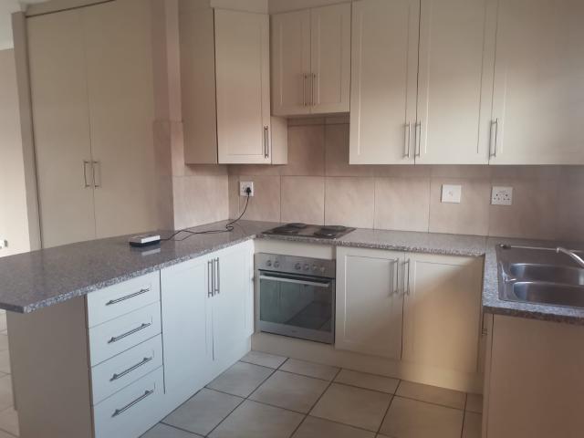 2 Bedroom Apartment To Let in Annlin Wes