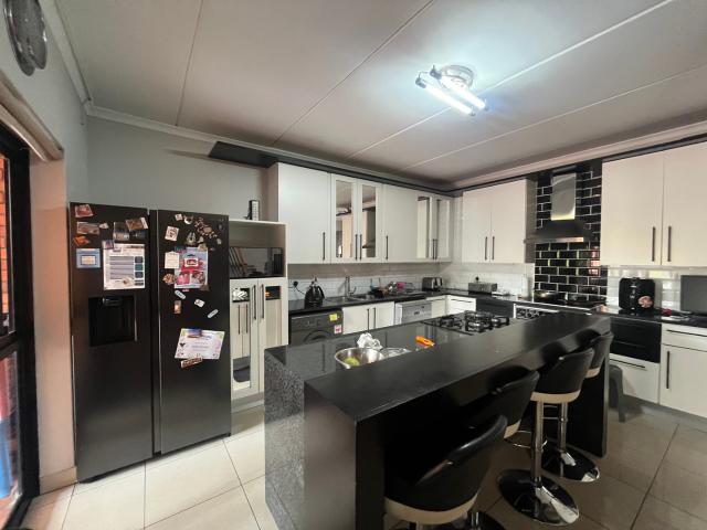 2 Bedroom Apartment To Let in Atholl