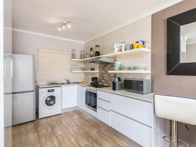 2 Bedroom Apartment To Let in Big Bay