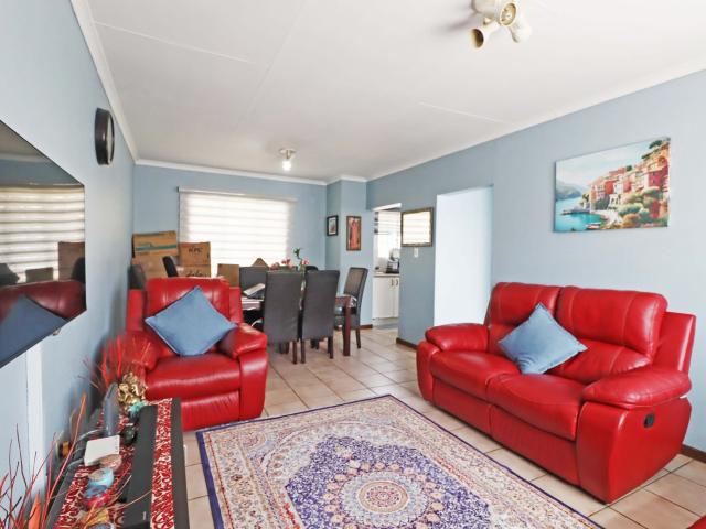2 Bedroom Apartment To Let in Boskruin