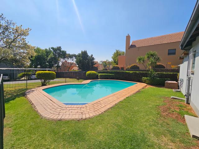 2 Bedroom Apartment To Let in Boskruin