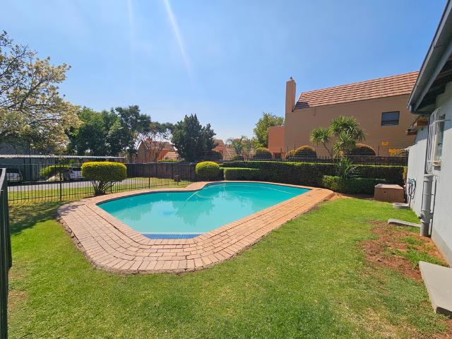 2 Bedroom Apartment To Let in Boskruin