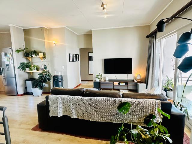 2 Bedroom Apartment To Let in Broadacres