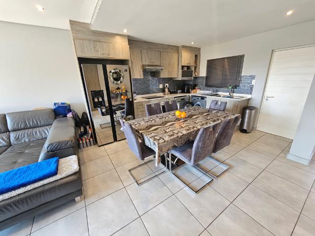 2 Bedroom Apartment To Let in Broadacres