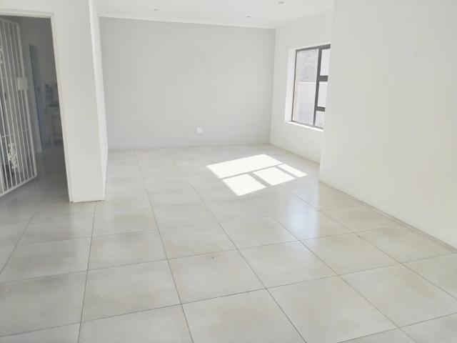 2 Bedroom Apartment To Let in Broadwood