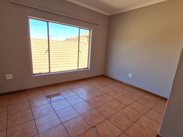 2 Bedroom Apartment To Let in Brakpan North
