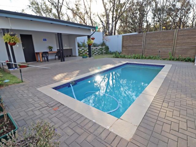 2 Bedroom Apartment To Let in Bryanston