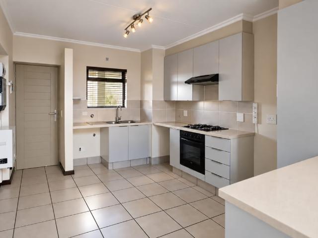 2 Bedroom Apartment To Let in Bryanston