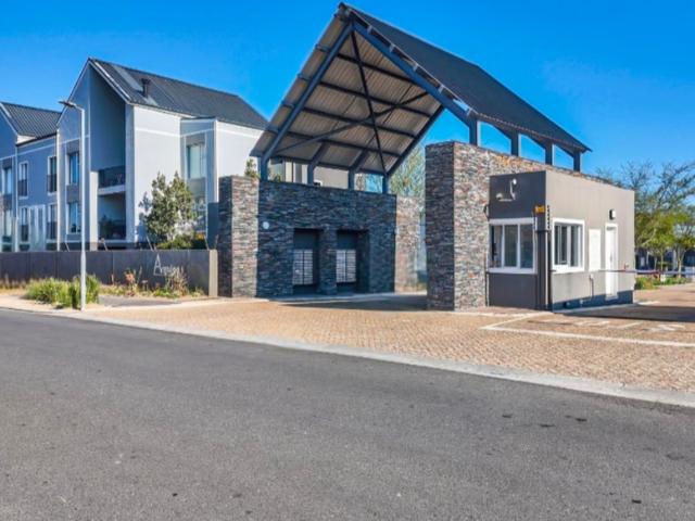 2 Bedroom Apartment To Let in Burgundy Estate