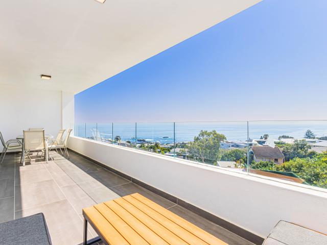 2 Bedroom Apartment To Let in Camps Bay