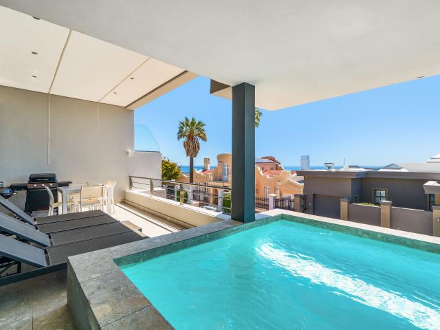 2 Bedroom Apartment To Let in Camps Bay