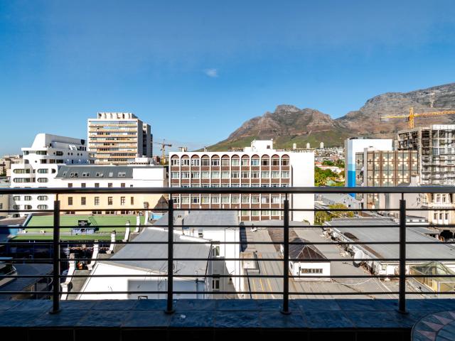 2 Bedroom Apartment To Let in Cape Town City Centre
