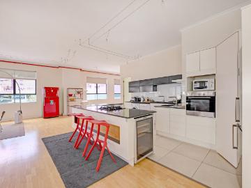 2 Bedroom Apartment To Let in Cape Town City Centre | LIONLEAD Real Estate
