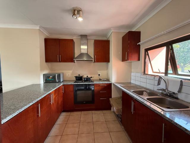 2 Bedroom Apartment To Let in Caversham Glen