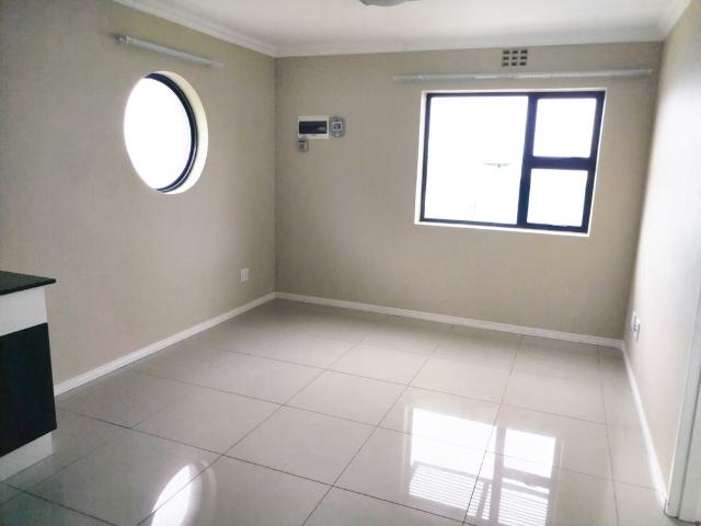 2 Bedroom Apartment To Let in Charlo