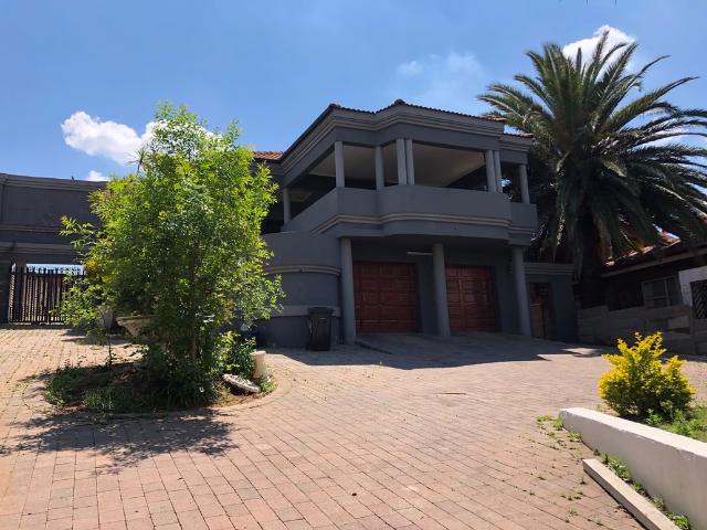 2 Bedroom Apartment To Let in Christoburg