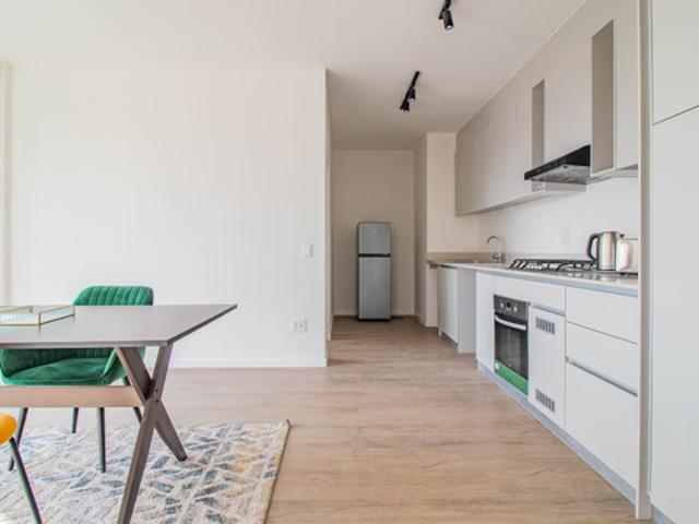2 Bedroom Apartment To Let in Claremont