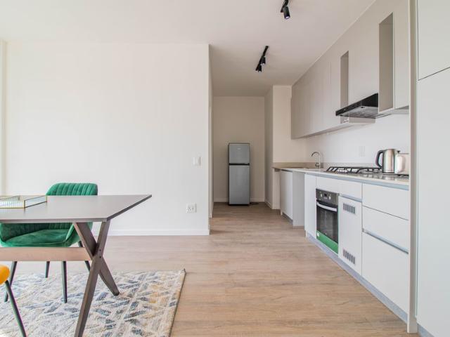 2 Bedroom Apartment To Let in Claremont