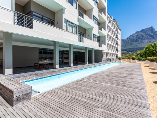 2 Bedroom Apartment To Let in Claremont Upper