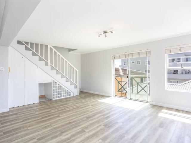 2 Bedroom Apartment To Let in Claremont Upper