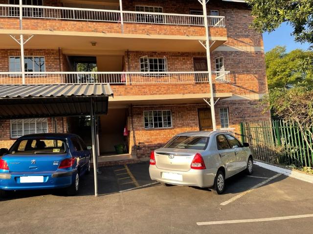 2 Bedroom Apartment To Let in Clarendon