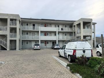 2 Bedroom Apartment To Let in Cravenby