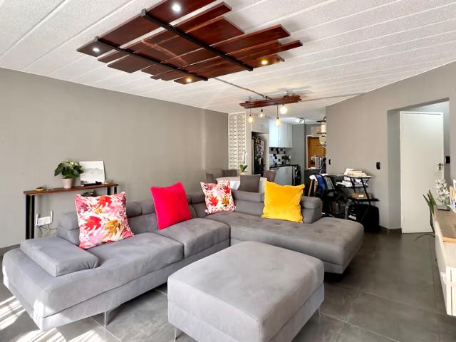 2 Bedroom Apartment To Let in Craighall Park