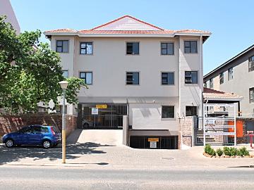 2 Bedroom Apartment To Let in Die Bult