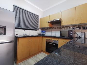 2 Bedroom Apartment To Let in Die Bult