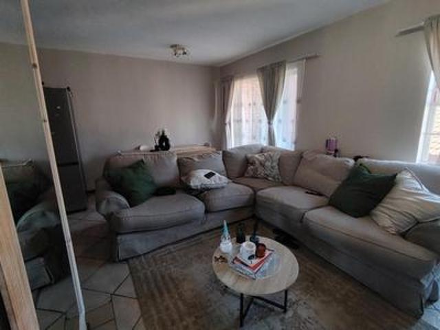 2 bedroom apartment to let in die ho.