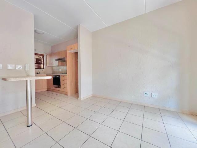2 Bedroom Apartment To Let in Douglasdale