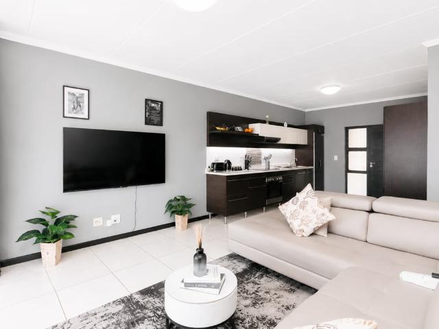 2 Bedroom Apartment To Let in Douglasdale