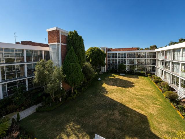 2 Bedroom Apartment To Let in Dunkeld West