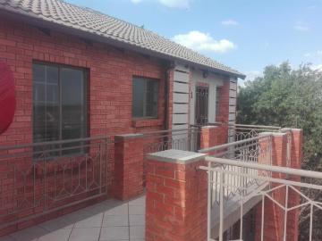 2 Bedroom Apartment To Let in Eco Park Estate