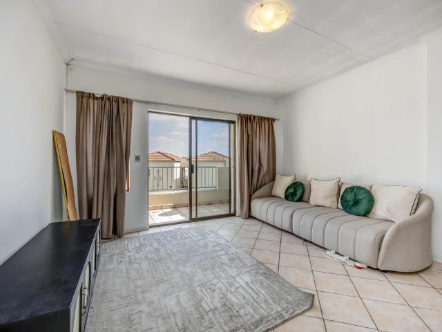 2 Bedroom Apartment To Let in Eagle Trace Estate