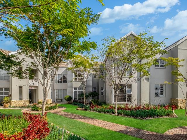 2 Bedroom Apartment To Let in Eagle Canyon Golf Estate