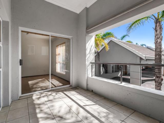 2 Bedroom Apartment To Let in Eagle Canyon Golf Estate