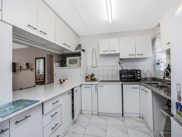 2 Bedroom Apartment To Let in Edenburg