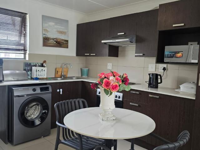 2 Bedroom Apartment To Let in Fourways