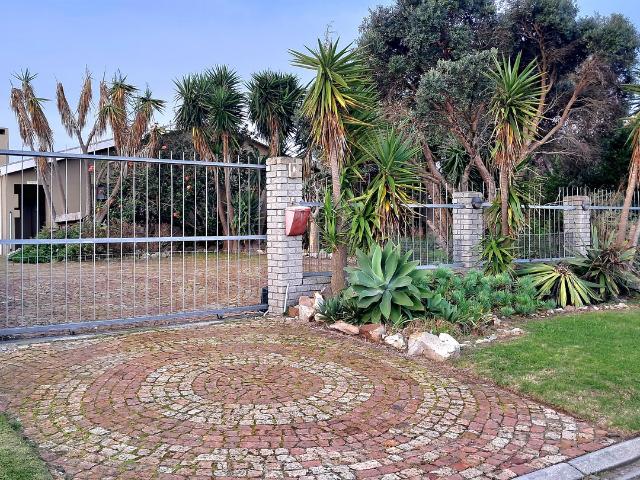 2 Bedroom Apartment To Let in Franskraal