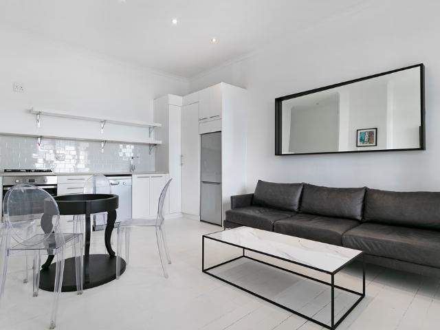 2 Bedroom Apartment To Let in Green Point