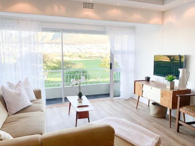 2 Bedroom Apartment To Let in Green Point
