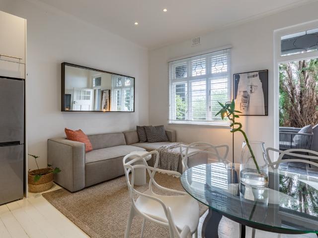 2 Bedroom Apartment To Let in Green Point