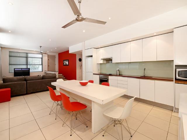 2 Bedroom Apartment To Let in Green Point | LIONLEAD Real Estate