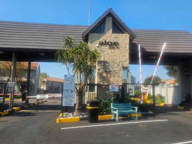 2 Bedroom Apartment To Let in Greenstone Hill