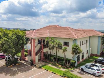 2 Bedroom Apartment To Let in Greenstone Hill