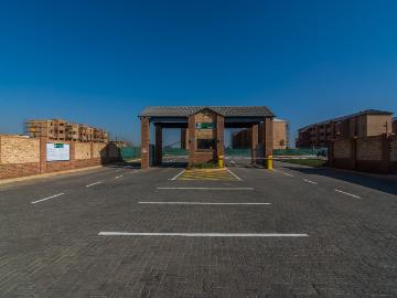 2 Bedroom Apartment To Let in Heuweloord