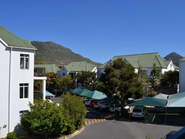 2 Bedroom Apartment To Let in Hout Bay Central