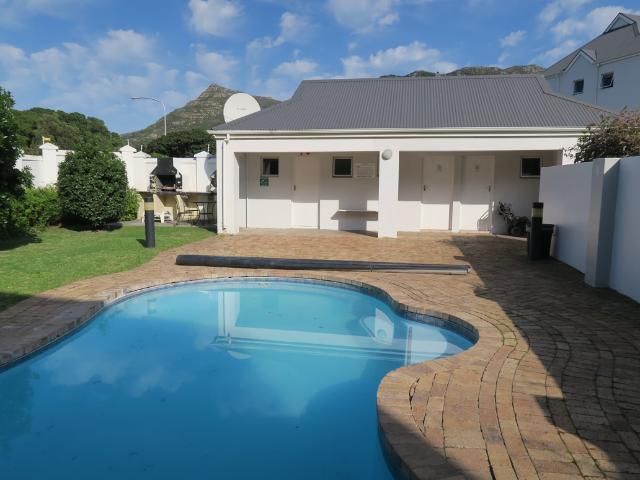 2 Bedroom Apartment To Let in Hout Bay Central